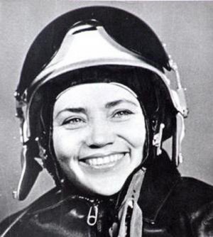 Не стало легендарной советской летчицы Марины Попович, которую называли "мадам МиГ" 