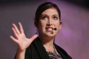 Сестру основателя Facebook отказались спасать от домогательств в самолете