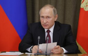 Путин поручил обеспечить принятие законов, необходимых для введения новых выплат на детей