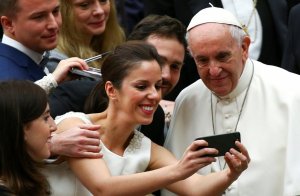 Daily Mail: Папа Римский намерен изменить слова в молитве «Отче наш»