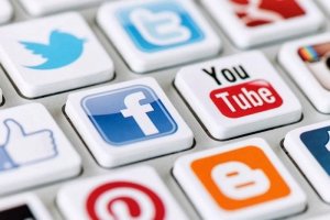 В Facebook признали вред пассивного пользования социальными сетями