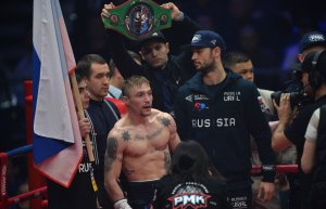 Россиянин Павел Маликов завоевал промежуточные титулы WBO и WBA