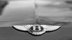 В Петербурге угнали Bentley у 25-летнего рабочего завода