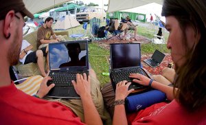 Хакеры прибежали на SWIFT. В России впервые атаковали банк через международную систему.