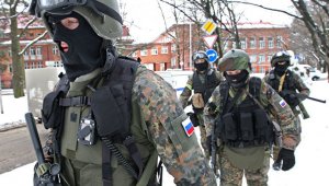 ФСБ "переигрывают" иностранные спецслужбы, заявил Путин