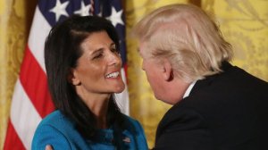 Трамп угрожает "наказать" страны, голосующие в ООН против решения Вашингтона (Никки Хейли: США запомнят всех, кто проголосует за критикующую Вашингтон резолюцию)