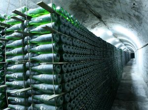 Крымский завод шампанских вин "Новый свет" продан структуре банка "Россия"