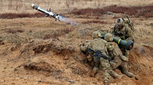 «Подогреть кровопролитие»: США приняли решение о поставках оборонительного оружия на Украину
