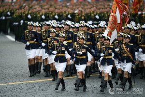 Парад Победы и фильм Стоуна о Путине стали самыми рейтинговыми на телевидении за год