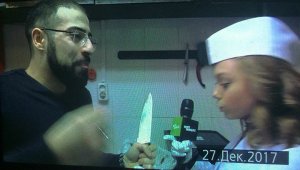 «Я вас всех могу порезать!»: в Ярославле напали на команду детского «Ревизорро» 16-летнюю ведущую пугали ножом, а взрослых ограбили [видео]