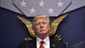 Трамп заявил, что его "ядерная кнопка" больше, чем у Ким Чен Ына