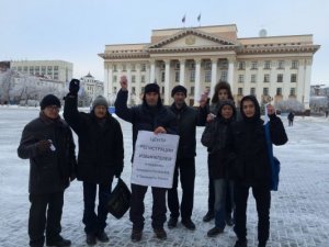 Тюменские активисты 31 декабря позвали горожан на главную площадь города поддержать выдвижение Путина: явка оказалась провальной