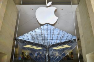 На Apple во Франции завели дело из-за замедления работы iPhone