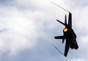 Силы противовоздушной обороны Сирии сорвали три израильских ракетных нападения на объекты вблизи Дамаска