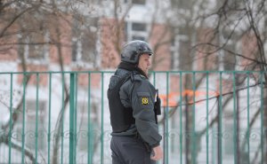 Двое мужчин в масках напали на школу в Перми.