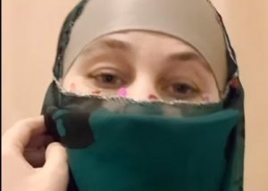 В Чечне госканал показал извинения близких девушки, которая критиковала Кадырова