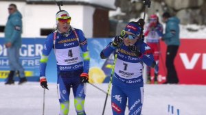 Биатлонистка Домрачева не стала обгонять на финише оставшуюся без палки соперницу