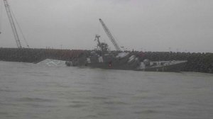 Новейший боевой корабль Ирана переломился на две части
