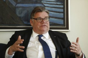 «Я не вижу необходимости в европейской армии... - это потому, что отношения с Россией прекрасны », - Тимо Сиони, министр иностранных дел Финляндии