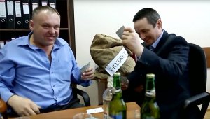 Чиновников Минлесхоза Оренбургской области уволили из-за скандального видео (Губернатор сказал, что «артисты» из министерства могут претендовать на премию Дарвина)