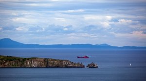 В Японском море пропало рыболовецкое судно (По предварительным данным, на борту траулера находится 21 человек)