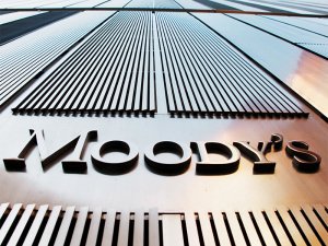 Moody's улучшило прогноз суверенного рейтинга России со "стабильного" на "позитивный"