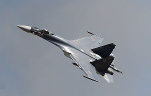 Пентагон опубликовал пять видео маневров Су-27 во время перехвата самолета-разведчика США