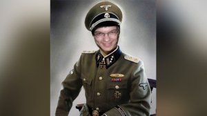 "Мне нравится" (Доверенное лицо кандидата в президенты Грудинина "примерил" образ офицера СС)