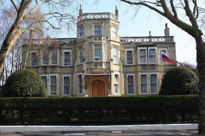 Посольство РФ в Великобритании: выявление нелегальных активов ускорит выдачу преступников