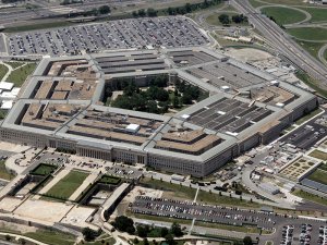 Пентагон готовится уволить десятки тысяч военнослужащих США