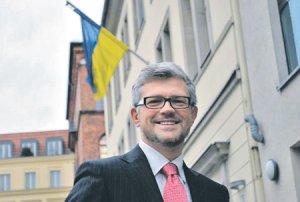 Послу Украины в Германии надо поучиться дипломатии, заявил немецкий депутат