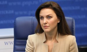 Внесены поправки в закон «Об образовании», защищающие права педагогов школ и студентов