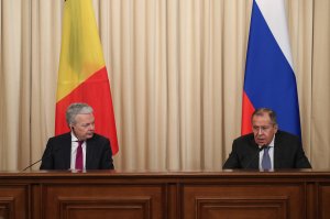 США хотят остаться в Сирии навсегда -Лавров