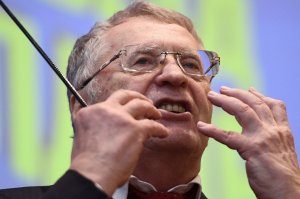 "Рот — самое грязное место". Жириновский выступил против долгих поцелуев