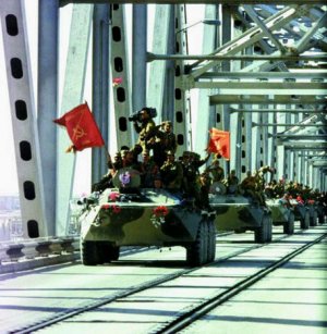 15 февраля 1989 года последняя колонна советских войск покинула территорию Афганистана