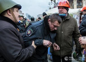 «Не стреляйте, тут свои!» О чем молчит официальный Киев в «деле Майдана»