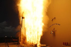 Свалить с орбиты. Зачем Россия, США и Китай учатся сбивать спутники