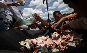 Россия и Гондурас поделили 135-е место в индексе коррупции Transparency