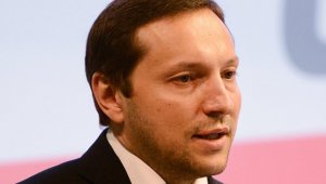 [Украинский министр упал в обморок после слов о Крыме] Политолог: против Киева пора вводить "психиатрические санкции"