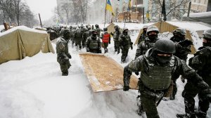 «Запалили шины»: более 100 человек задержаны после стычек с полицией у здания Рады