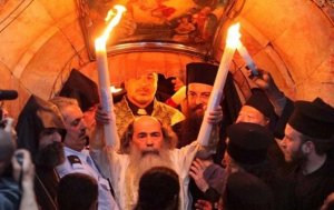 (Чудеса не на потеху толпе) Священник из Иерусалима развенчал миф о "благодатном огне"