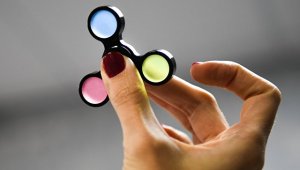 Евросоюз внес спиннеры в список опасных товаров