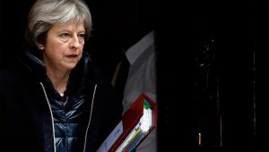 Британия приостанавливает двусторонние связи с Россией