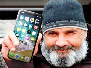 [«O Lucky Man!»] Бездомный зашел в интернет и обрел работу, дом и славу
