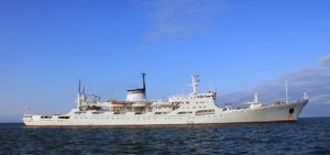 Исследовательское судно ВМФ России "Адмирал Владимирский" по завершении визита на Маврикий направилось на Сейшелы