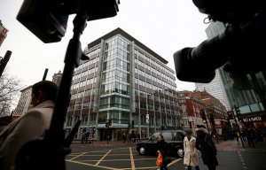 Как Cambridge Analytica "взламывала выборы" по всему миру