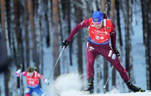 Российский биатлонист Максим Цветков выиграл масс-старт на этапе КМ в Тюмени  (Он на 2,7 секунды опередил норвежца Бьонтегорда)