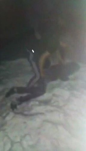 (Их нравы) Бьющее поколение: над школьником издевались толпой, а девушка-«виновница» снимала на камеру