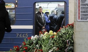 «Спустя ровно год мы помним»: годовщина теракта в петербургском метро (3 апреля 2017 года в метро Санкт-Петербурга произошёл взрыв, жертвами которого стали 16 человек)