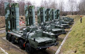 Военно-дипломатический источник:  Китай получил первый полк С-400 без вспомогательного оборудования (Сообщается, что недостающее оборудование передадут заказчику летом)